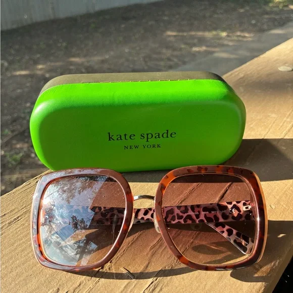 Kate Spade Sunglasses - Picture 4 of 8